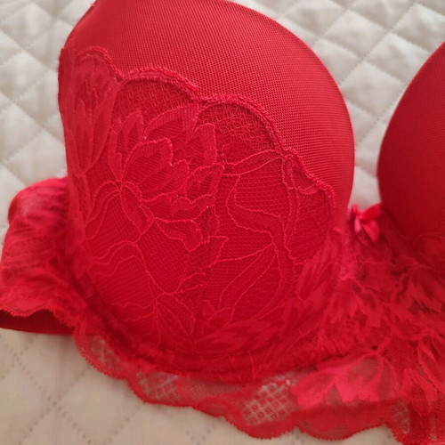Esmara red bra with padding and lace like new