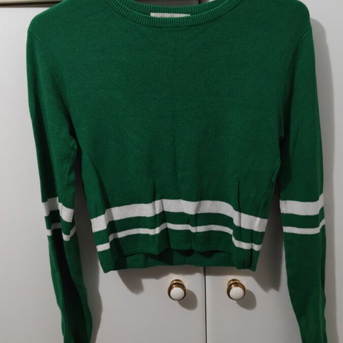 Green women's cropped sweater like new Pull & Bear