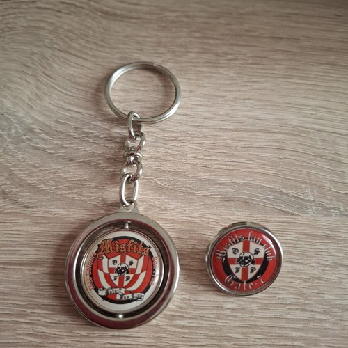 Misfits Gate 7 Olympiakos Set new, badge and keychain