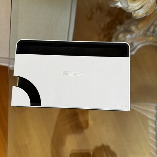Nintendo OLED Edition конзола като нова с 5 игри и калъф за носене
