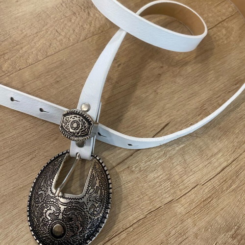 White belt like new with silver buckle, size 90