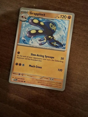Pokemon Card Grapploct new