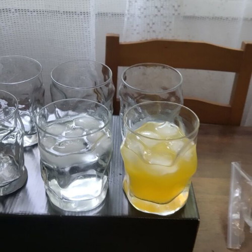 Aisberg Glasses set of six like new with bamboo serving tray