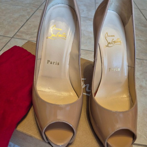 Christian Louboutin nude peep-toe pumps used, size 37.5