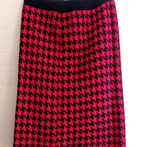 Knitted suit and sweater used, medium, black and red