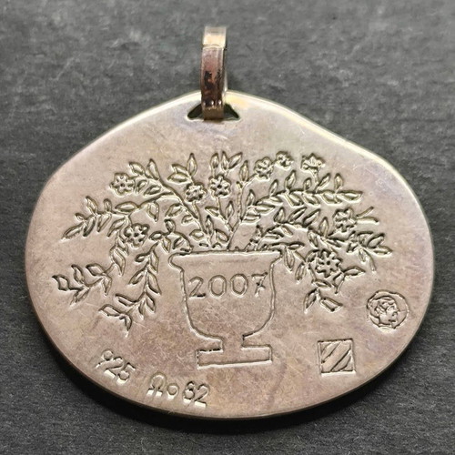 Silver pendant 16 like new, .925 silver