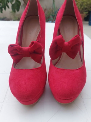 Red pumps like new, size 41