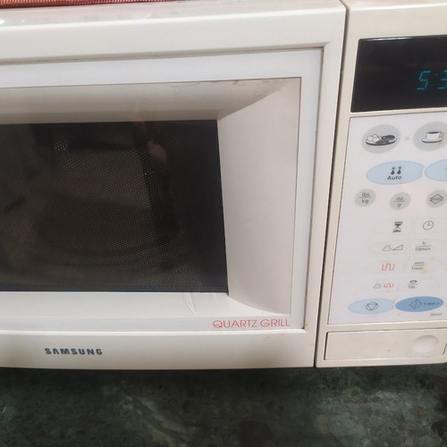 Samsung microwave oven used with free citrus juicer