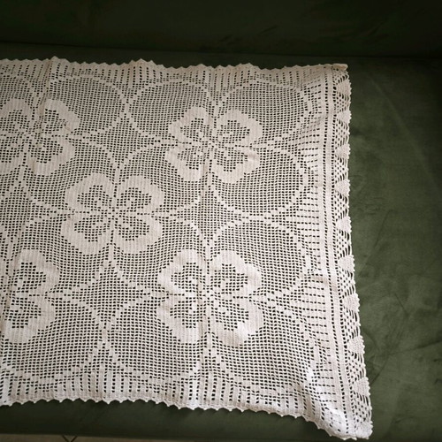 Table linens like new, set of about 80 pieces
