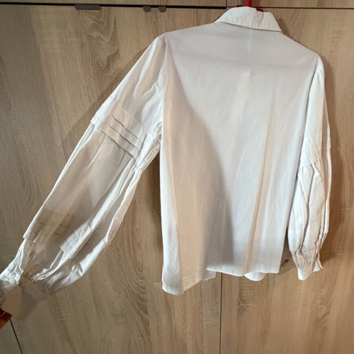 Lumina cotton white shirt like new with puffed sleeves size M