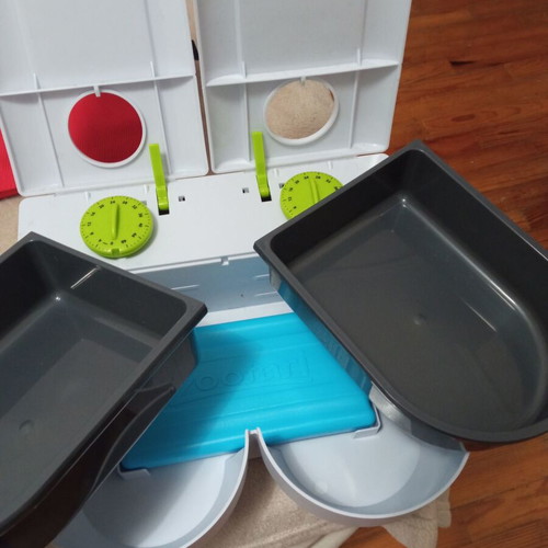 Automatic pet feeder with timer, 860 ml capacity, like new