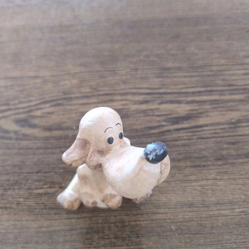 Ceramic dog figure like new, height 9 cm