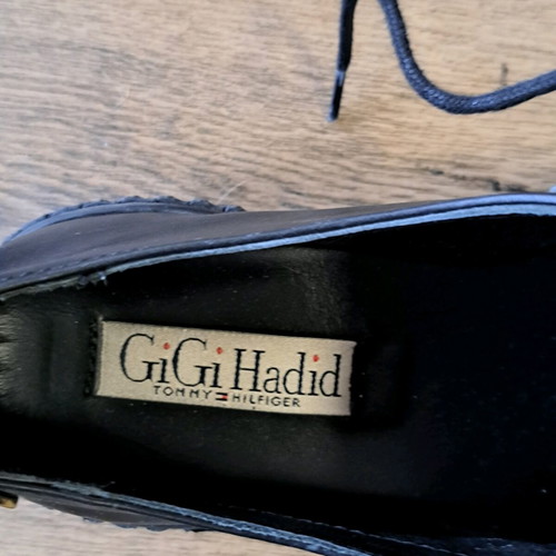 GiGi Hadid × Tommy Hilfiger women's sports shoes like new, black, size 37