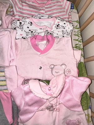 Baby girl bodysuits like new, pack of 20 with gifts
