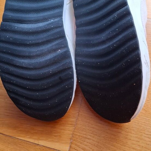Nike Air Max athletic shoes used, size 31, white