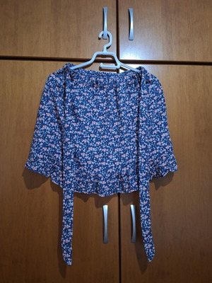 Attrattivo summer skirt with subtle ruffle, like new, colorful