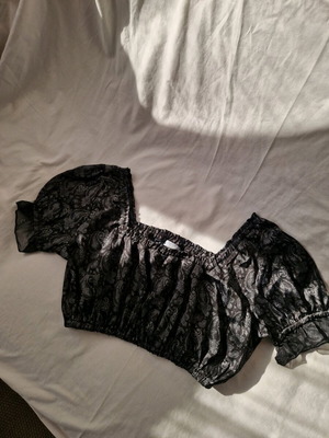 Sunsetgo crop top satin with paisley one size black new