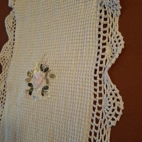 Table runner used, elongated