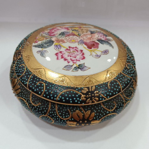Sevres set of 2 hand-painted bowls used