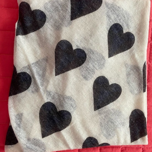 S.Oliver scarf like new, white with large gray hearts