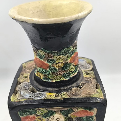Chinese Porcelain Famille Noire Vase like new, Qing Dynasty