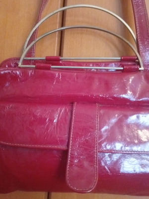Vintage shoulder bag 1960s-70s used, red patent leather, Mod style