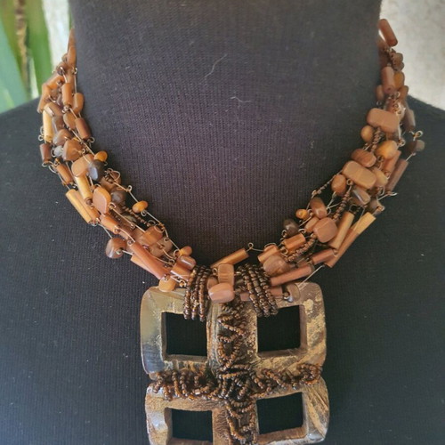 Necklaces new brown and red, set of two pieces