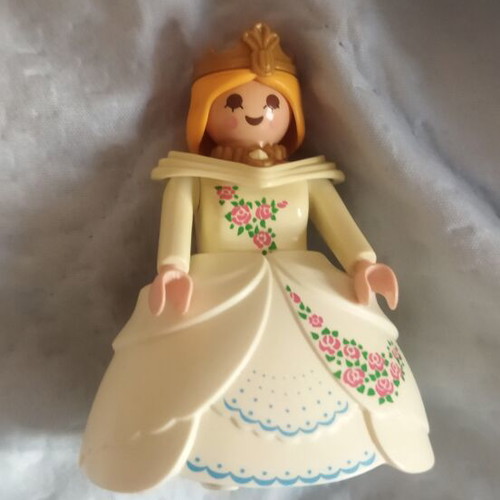 Playmobil 5892 fairy tale princess and magic castle set