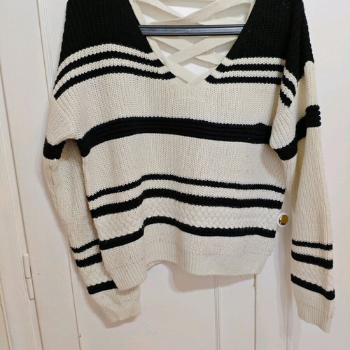 Knitted crop pullover used with unique back size M