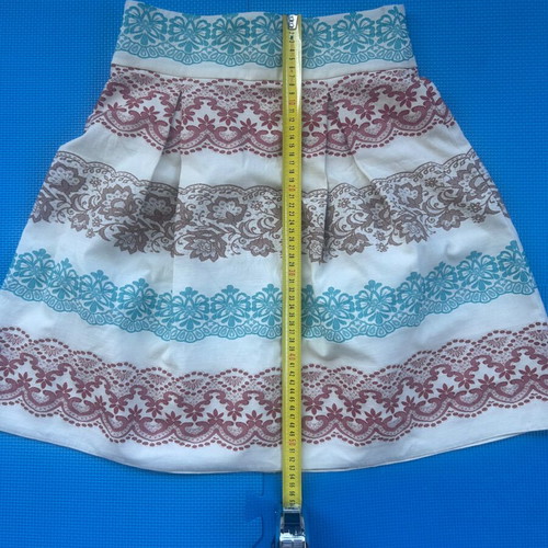 Pleated skirt Moutaki size small like new, multicolor