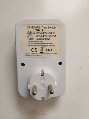 Socket with timer new