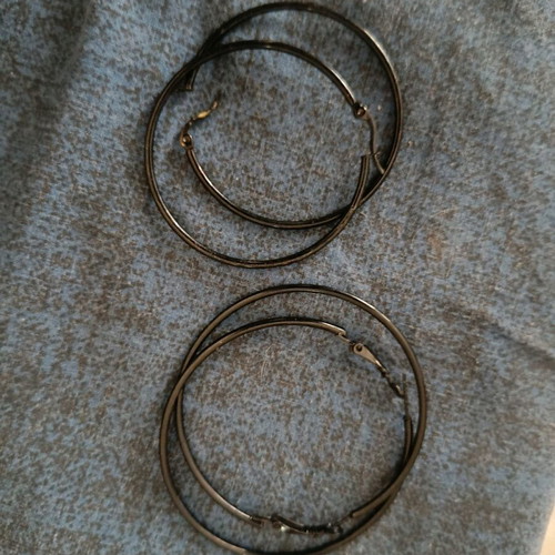 Black hoop earrings like new