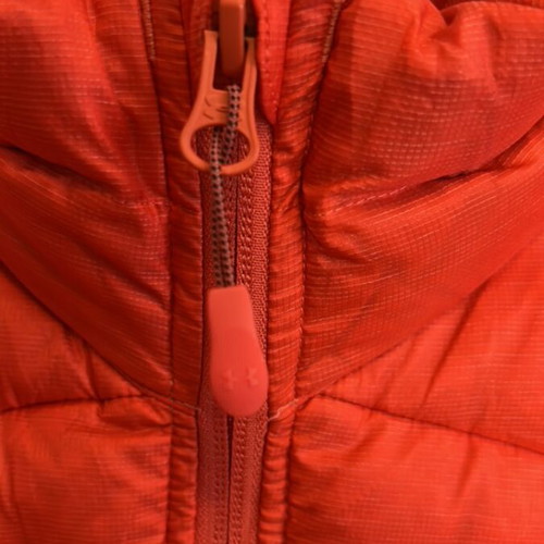 Umbro sleeveless jacket with down filling like new, red