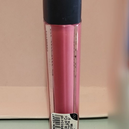 O-morfia matte liquid lipstick used, shade Cinnamon heart