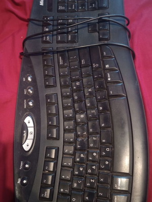 Wired keyboard used with non-working space key and worn buttons