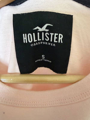 Hollister T Shirt used, size Small, white and pink