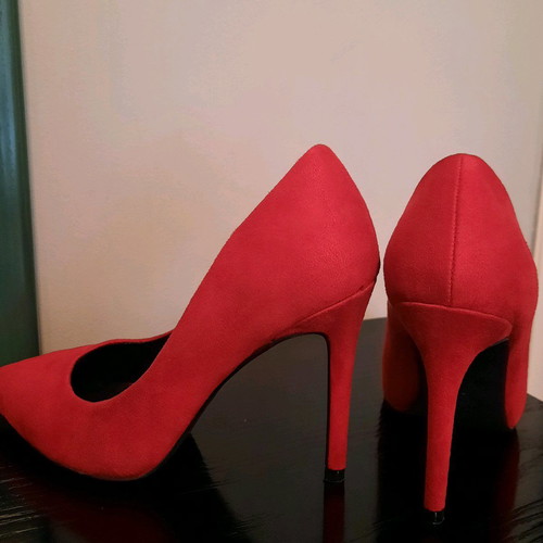 Red pumps used, size 36