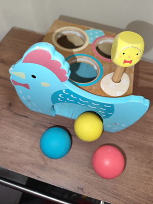 Ξύλινο παιχνίδι Montessori Djeco Κότα με σφυράκι μεταχειρισμένο