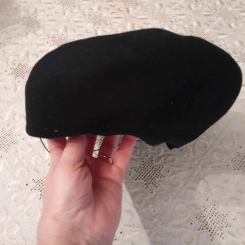 Vintage black felt beret hat like new size M