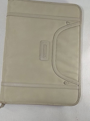 Θήκη τετραδίου ή σημειωματίου μεταχειρισμένη, διαστάσεις 19x26εκ.