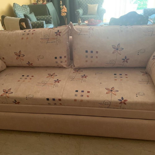 Three-seater sofa with pull-out bed like new, ideal for student home