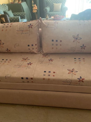 Three-seater sofa with pull-out bed like new, ideal for student home