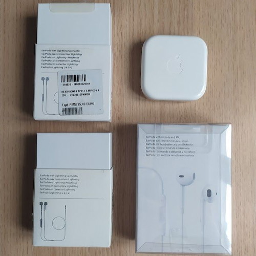 Apple EarPods packaging like new, set of 4 boxes