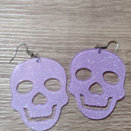 Dangling earrings new with glitter, purple