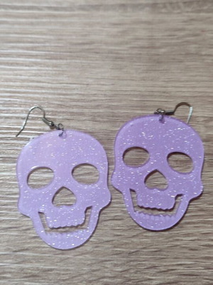 Dangling earrings new with glitter, purple