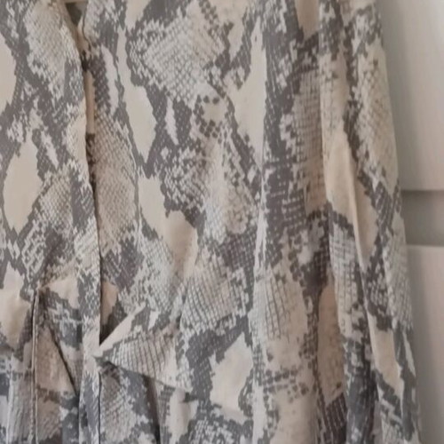 Long shirt XL H&M with waist belt, like new