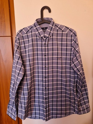 Navy & Green shirt new, size Medium, blue