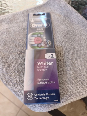 Oral B 3D White ανταλλακτικές κεφαλές οδοντόβουρτσας, πακέτο 2