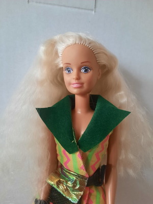 Sindy Hasbro Retro Doll from the 90s like new