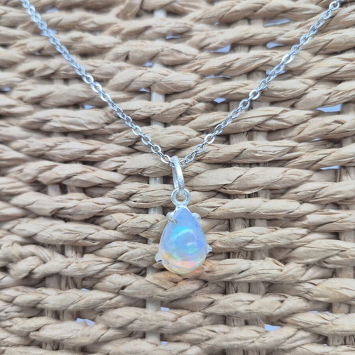 Opal Sterling Silver Necklace new with 8 carat opal gemstone